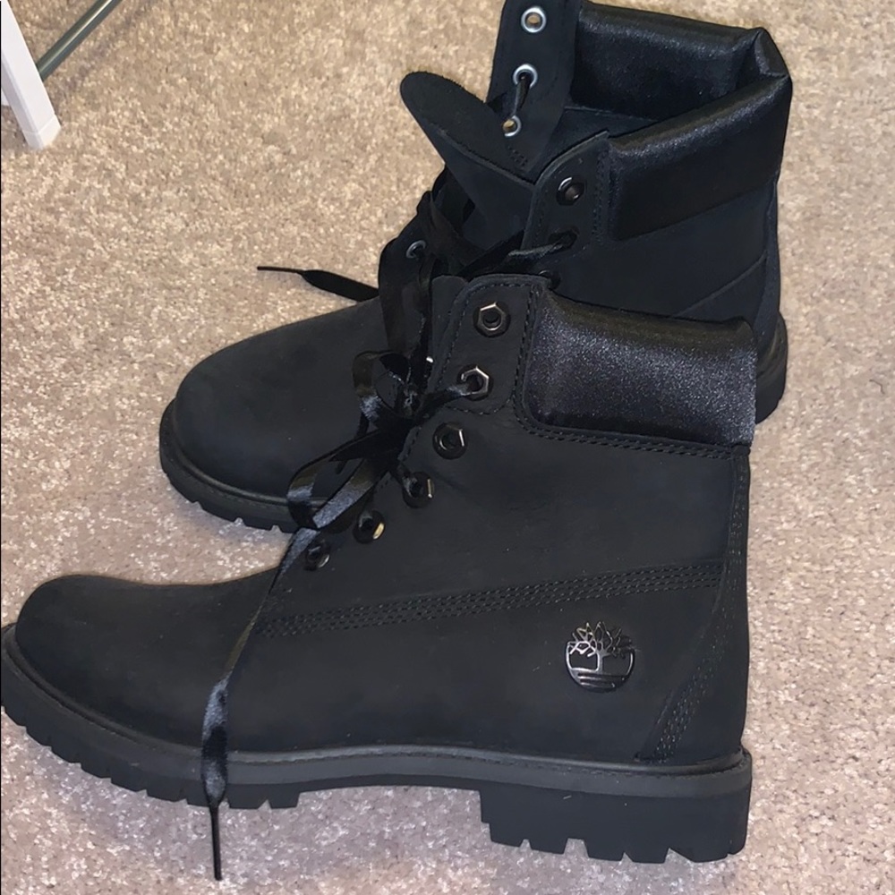 Brand new, never worn black lace tie Timberlands